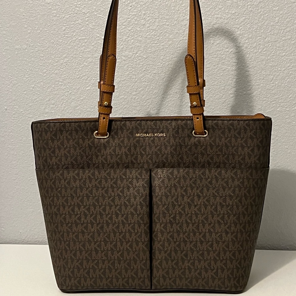Micheal Kors Medium Tote (brown)